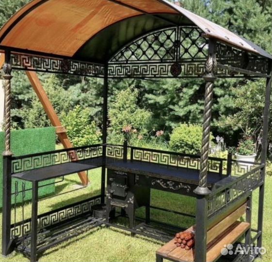 Мангал с крышей