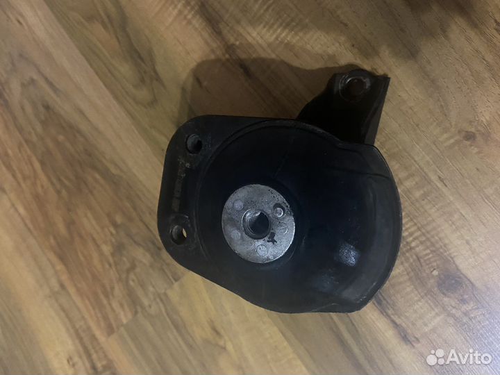 Подушка двигателя honda civic 4д правая