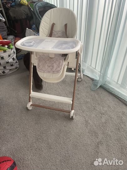 Стульчик для кормления happy baby berny v2