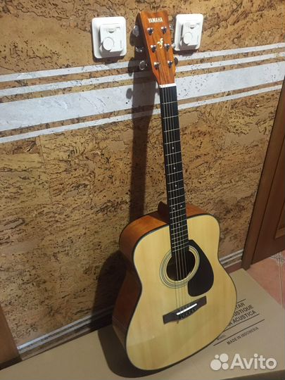 Акустическая гитара Yamaha F600 и полный набор