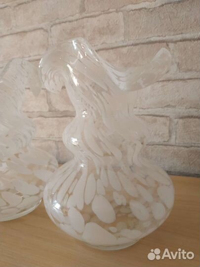 Ваза из гнутого молочного стекла СССР