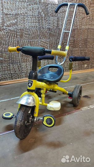 Детский трёхколёсный велосипед с ручкой