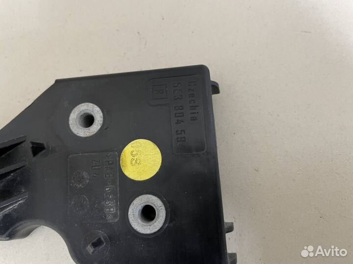 Кронштейн фар правый Skoda Octavia A8 2019