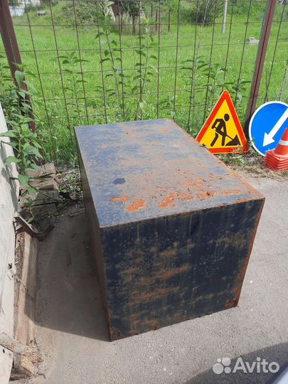 Инструментальный ящик на грузовик