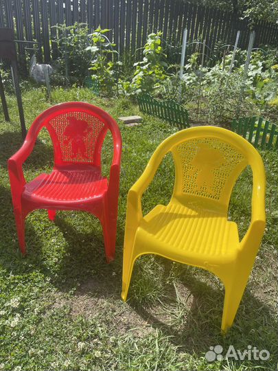 Детский пластиковый стул