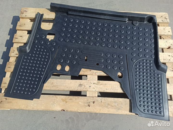 Коврик 80-6702340-В цельный С вырезом (С бортами)