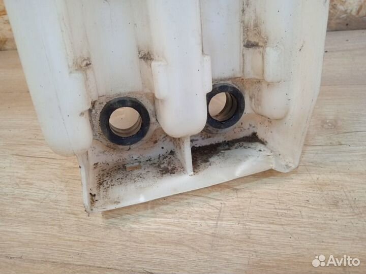 Бачок омывателя Mitsubishi Outlander CU 2.4 2006