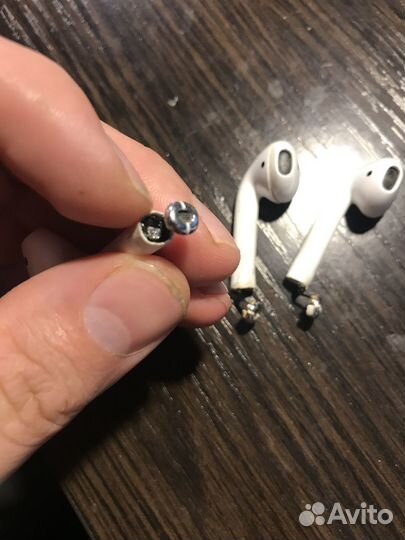 Правый и левый наушник apple airpods 1