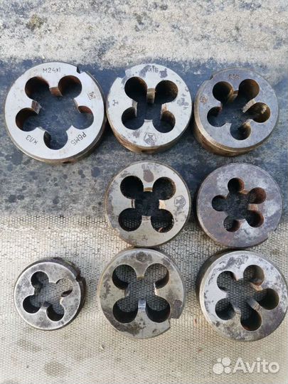 Метчики и плашки