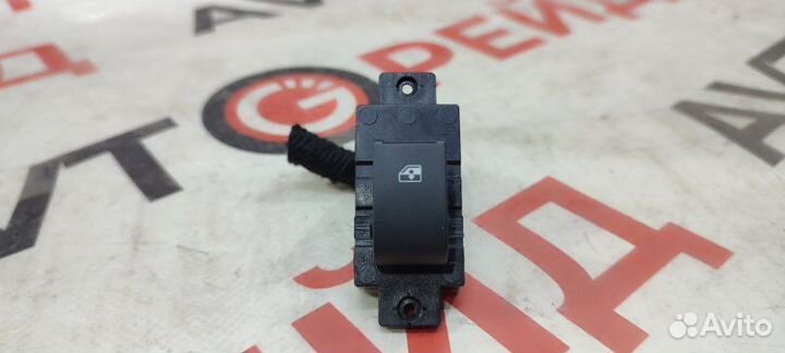 Кнопка стеклоподъемника Chevrolet Captiva C100 LE5