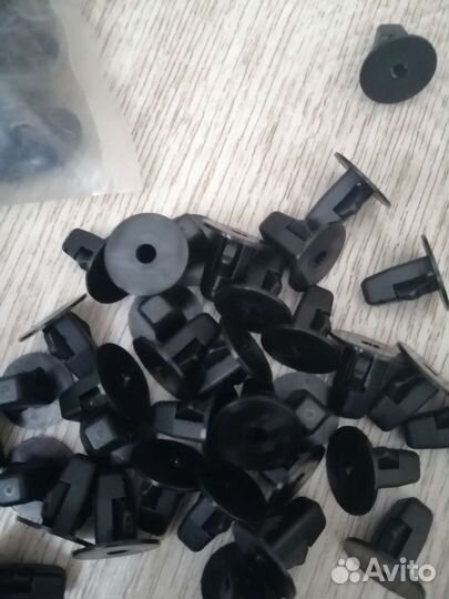 Клипса подкрылка под саморез KJ401