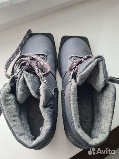 Лыжные ботинки