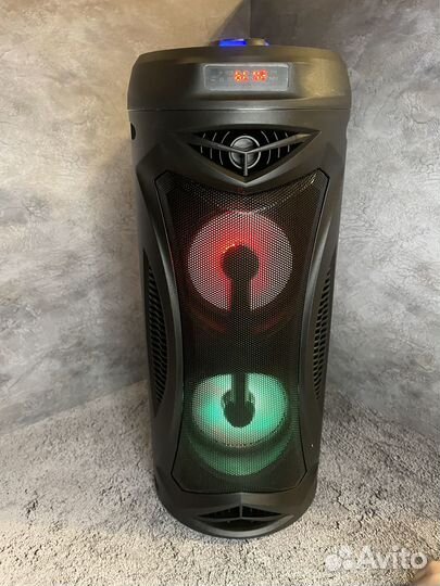 Музыкальная колонка с блютузом