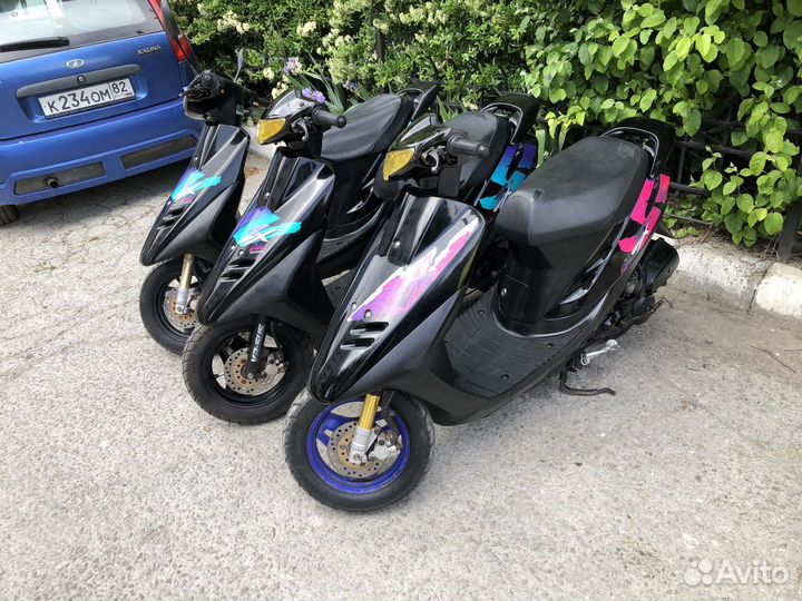 Японский мопед Honda с контейнера