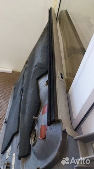 Обшивка дверей задняя правая Mazda Mpv LW3W LW5W