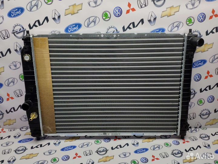 Радиатор охлаждения Chevrolet Aveo T250 1.4(05-11)