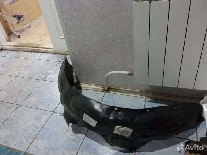 Подкрылок передний правый YarisEcho 1999-2005