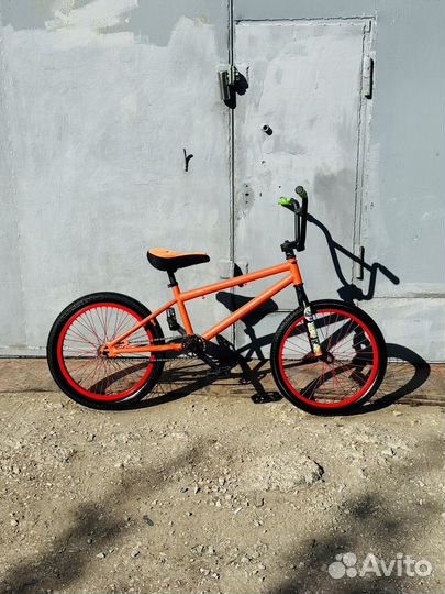 Трюковой велосипед BMX