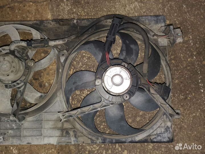 Вентилятор охлаждения Skoda Octavia A4 Tour