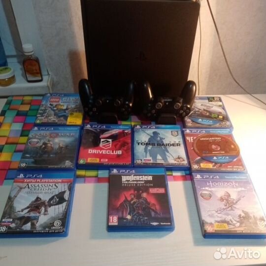 Игровая приставка ps4 slim с играми и 2 джостика