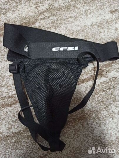 Хоккейная защита (нагрудник, наколенники и защита