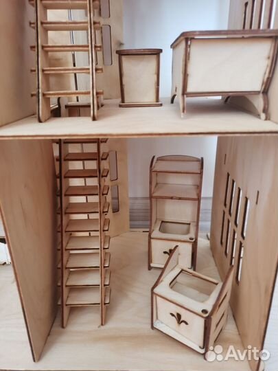 Детский деревянный домик с мебелью