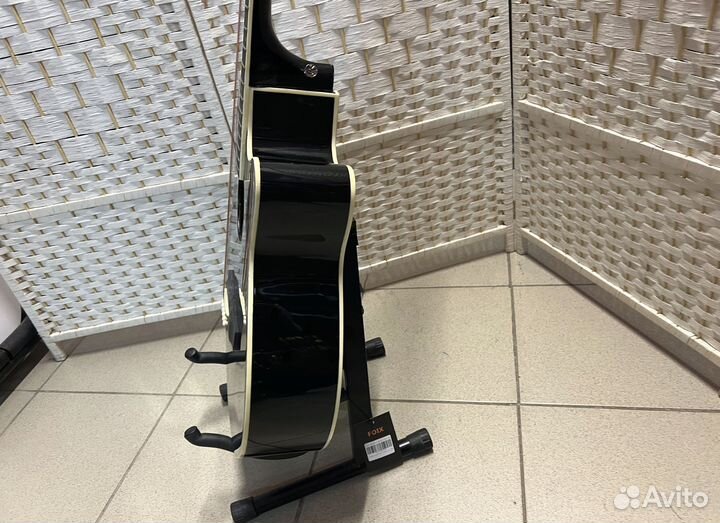 Гитара + комплект для начинающих