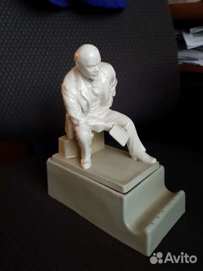 Фарфоровые статуэтки