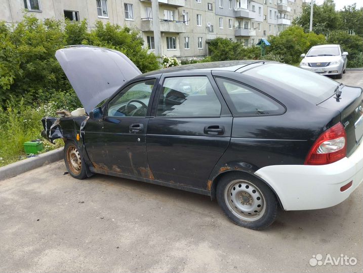 LADA Priora 1.6 МТ, 2011, битый, 250 000 км