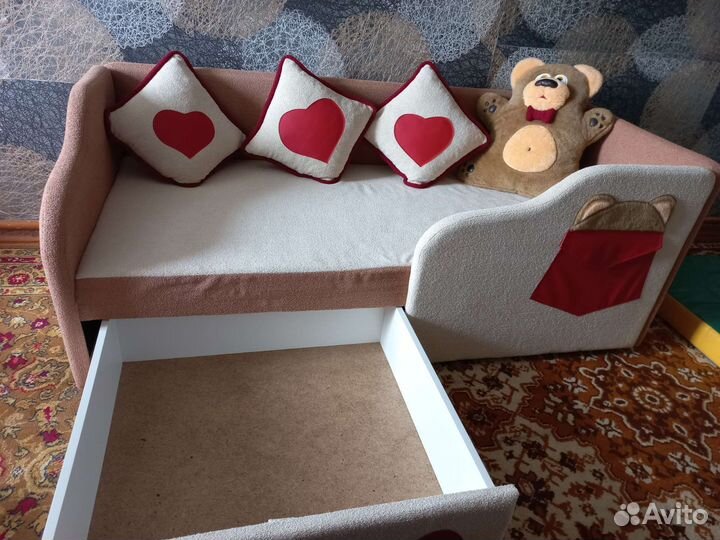 Детская кровать диван с мягкими бортиками