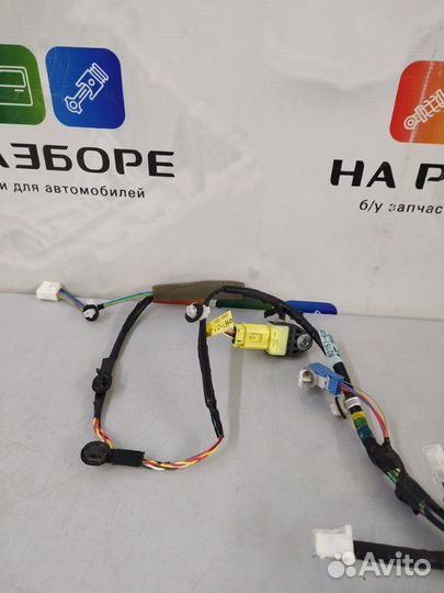 Проводка двери передняя правая Toyota Land Cruiser