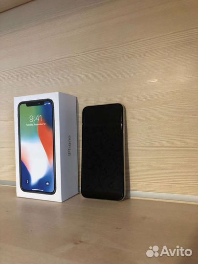 Телефон iPhone X