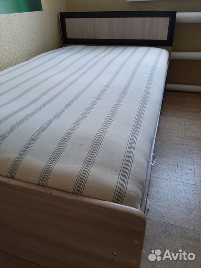 Кровать 1,5-спальная б/у