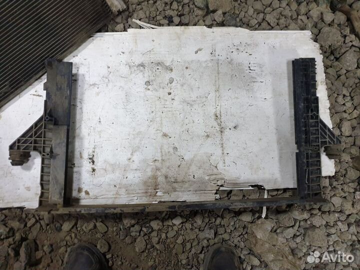 Кронштейн кассета рамка радиаторов Volvo S40