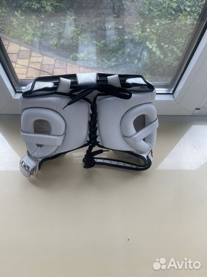 Боксерский шлем title