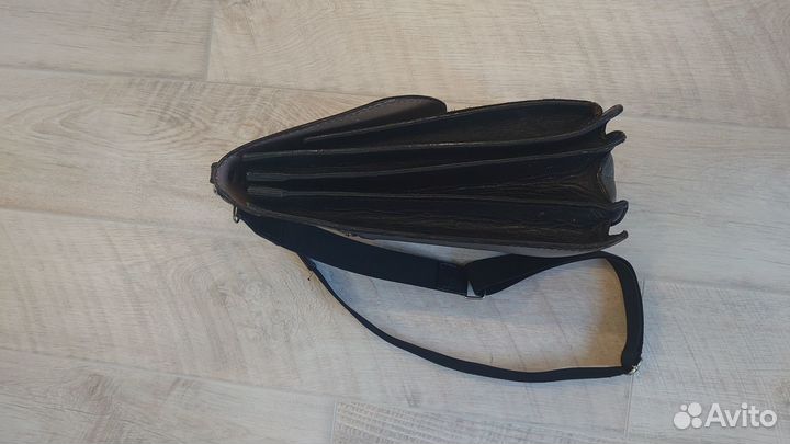 Мужской кожаный портфель