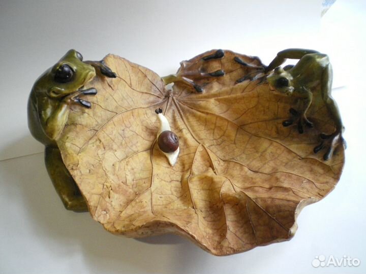 Керамические лягушки