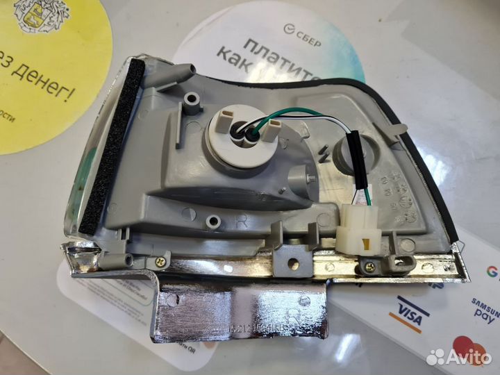 Указатель поворота правый Toyota Camry CV20