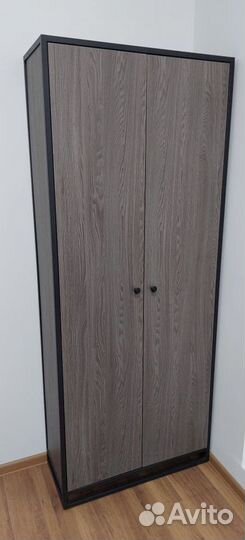 Офисный шкаф