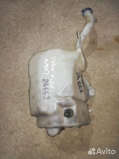 Бачок омывателя Volvo V50