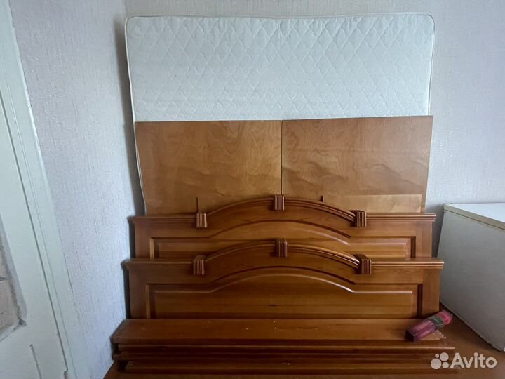 Спальный гарнитур б/у