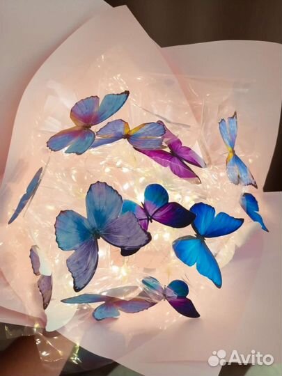 Светящийся букет из бабочек