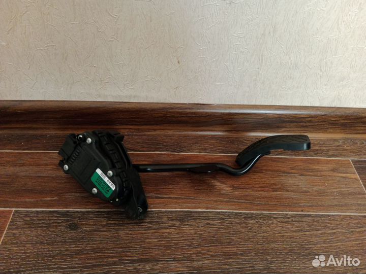 Педаль газа Audi A4 B7