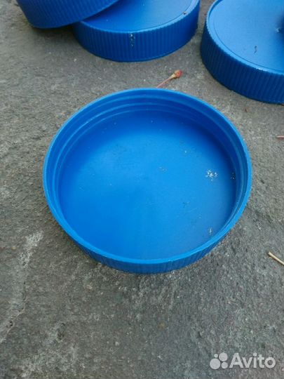 Крышки пластмассовые