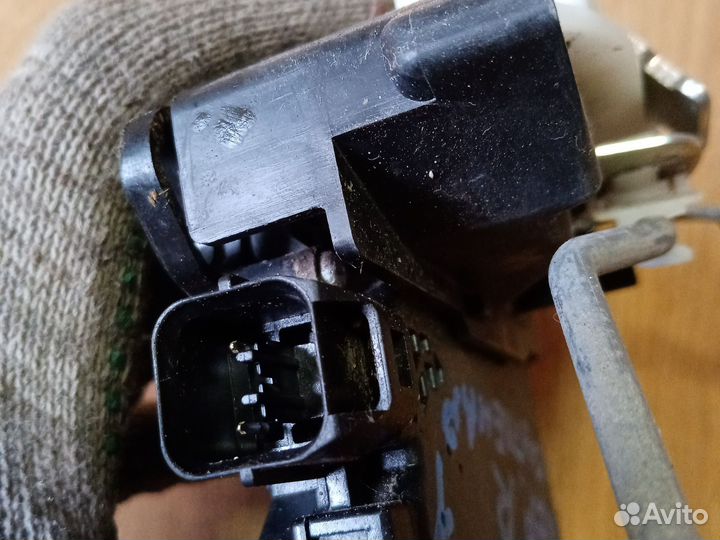 Замок двери передний правый mitsubishi outlander 1