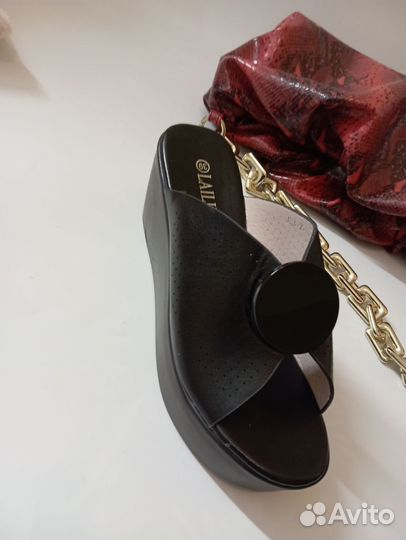 Шлепанцы женские