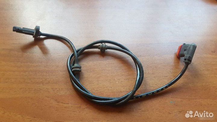 Датчик ABS задний Mercedes E W207