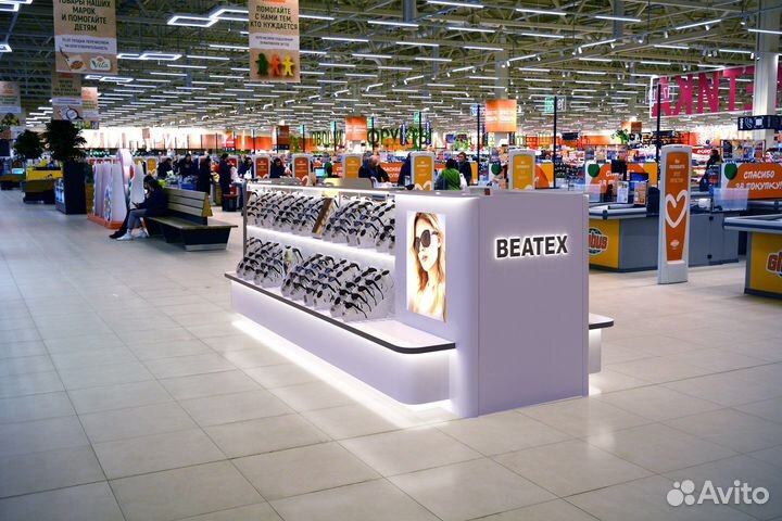 Продавец консультант аксессуаров одежды