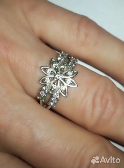 Серебряное кольцо