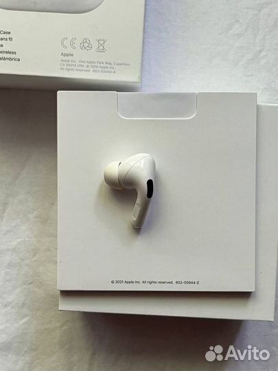 Левый наушник от AirPods Pro оригинал